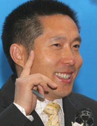 中央電視臺廣告經(jīng)濟信息中心主任、經(jīng)濟頻道總監(jiān)郭振璽