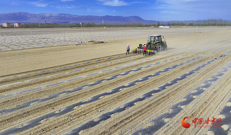 民樂(lè)：智慧農(nóng)機(jī)“耕”新景