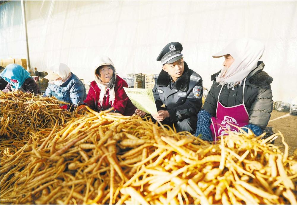 山丹公安走進(jìn)企業(yè)開展安全大宣教等活動(dòng)